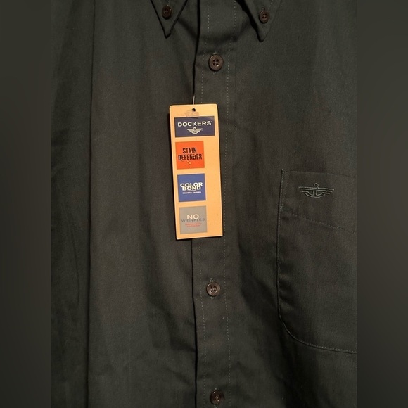 Docker’s Men’s Button Up Shirt - Picture 3 of 6